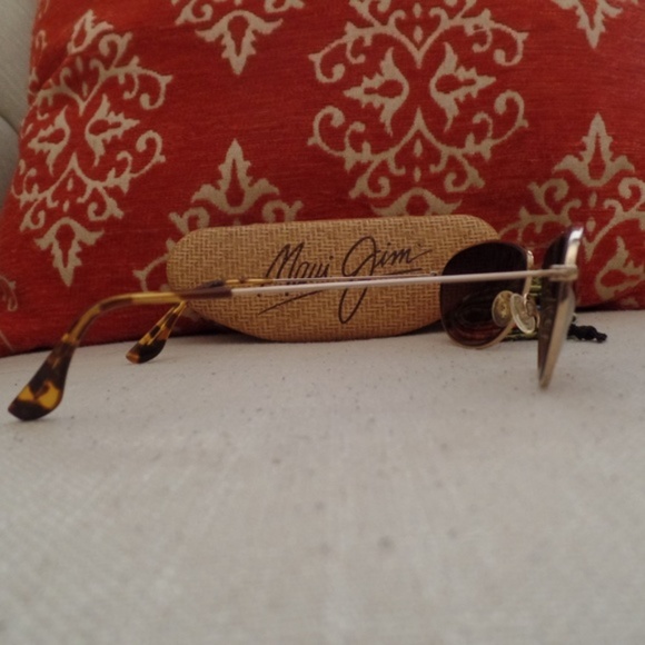 Maui Jim Baby Beach Aviator in Gold w/ Bronze Lens - Picture 5 of 13